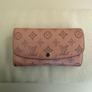 Louis Vuitton Mahina Iris Wallet in Magnolia Pink - Authentic